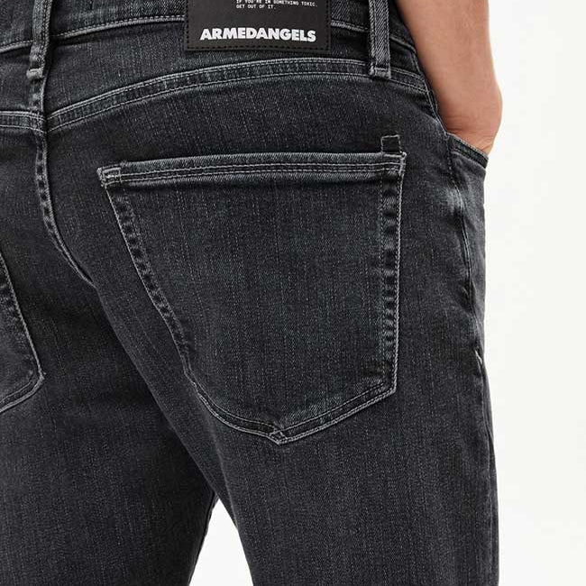 Men's durable jeans