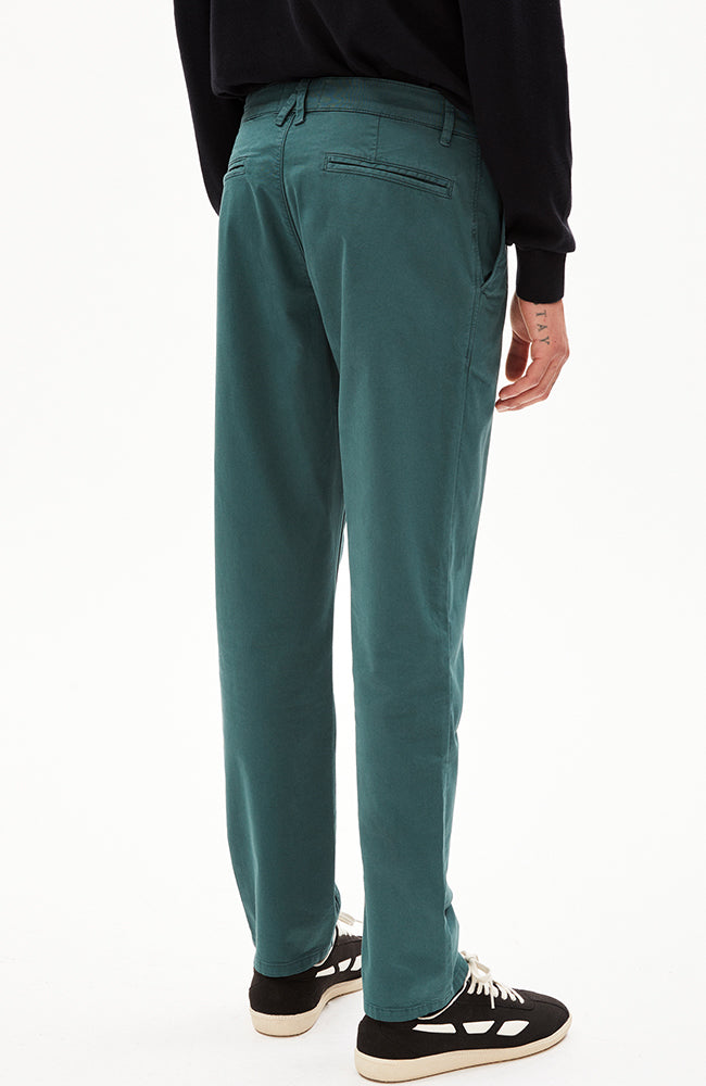 ARMEDANGELS Aathan chino deep teal in organic cotton for men | Sophie Stone