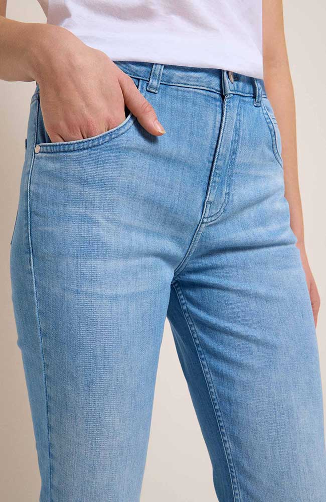 Lanius Flared high-waist jeans light blue from sustainable organic cotton for women | Sophie Stone