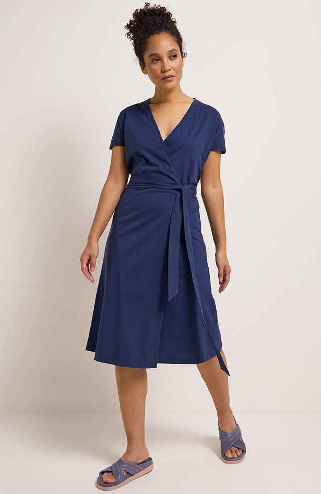 Lanius wrap dress in dark blue sustainable and fair | Sophie Stone