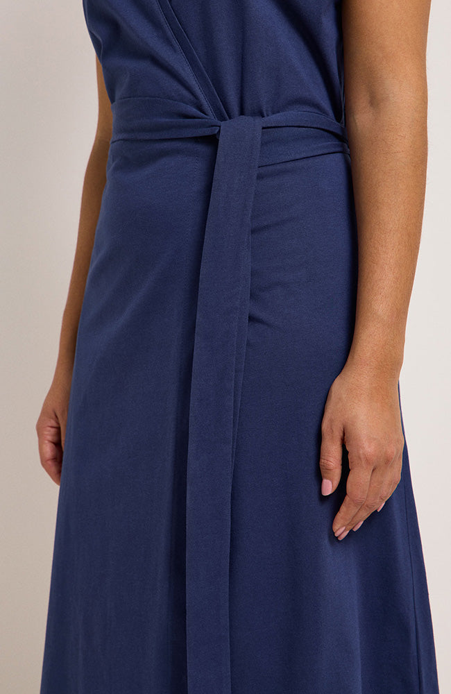 Lanius wrap dress in dark blue from sustainable organic cotton | Sophie Stone