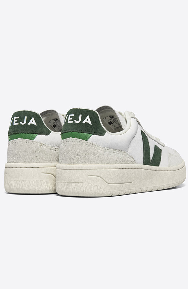 VEJA V-90 Leather white cyprus sneaker made of sustainably tanned leather | Sophie Stone