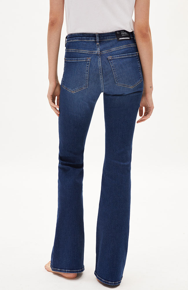 ARMEDANGELS Anamaa flared jeans dark blue from sustainable organic cotton | Sophie Stone