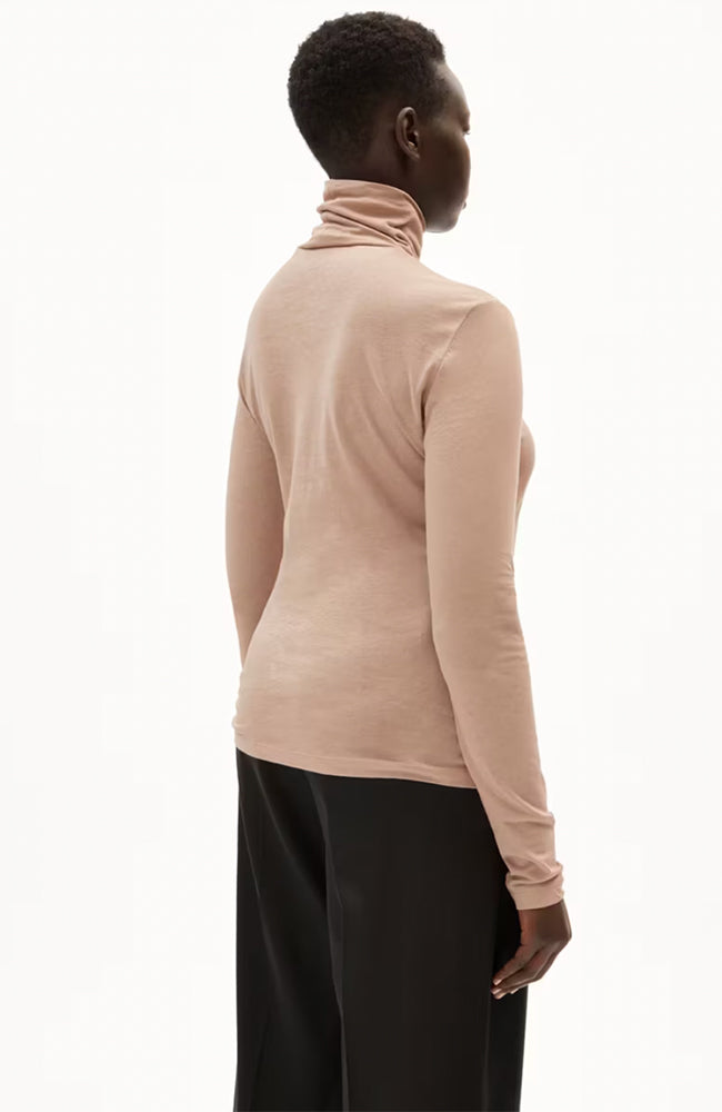 ARMEDANGELS Graziliaa turtleneck sweater cinnamon made of sustainable organic cotton | Sophie Stone