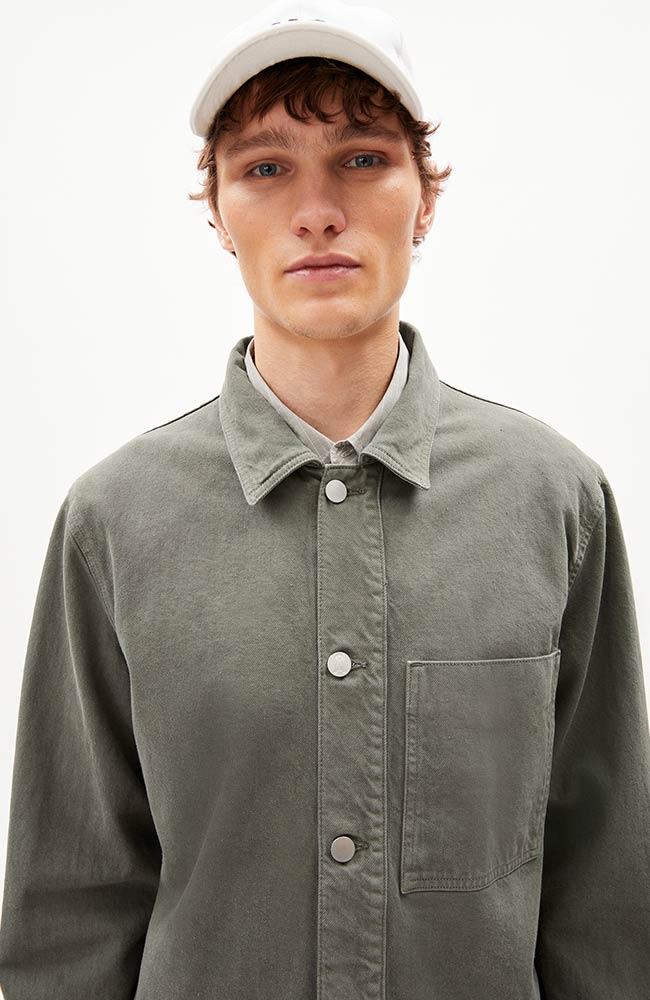 ARMEDANGELS Faarn overshirt grey green from sustainable recycled cotton for men | Sophie Stone