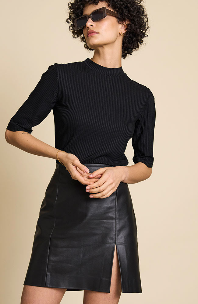 Jan N June Nina shirt zwart van duurzaam TENCEL Lyocell | Sophie Stone