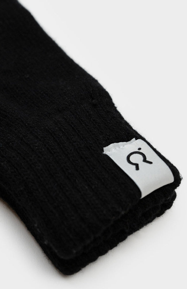 RIFO gloves black made from sustainable recycled cashmere and wool | Sophie Stone
