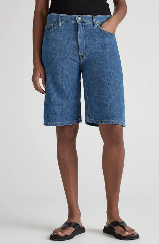 MUD jeans Suzy Mid Short Medium stone made of organic & recycled cotton | Sophie Stone