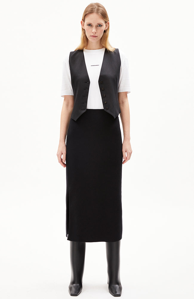 ARMEDANGELS Maalin skirt black from sustainable organic cotton | Sophie Stone
