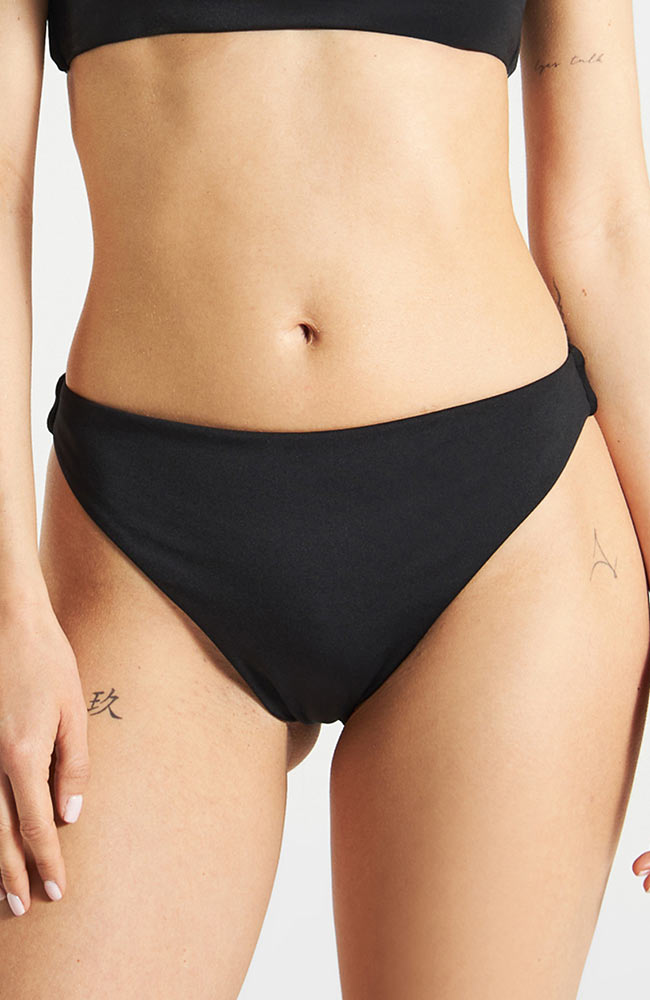 Dedicated bikini bottoms Sanda Black made from recycled plastic | Sophie Stone