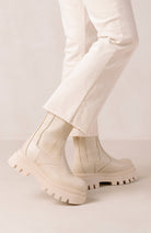 Alohas All Rounder white leather boots durable cow leather | Sophie Stone