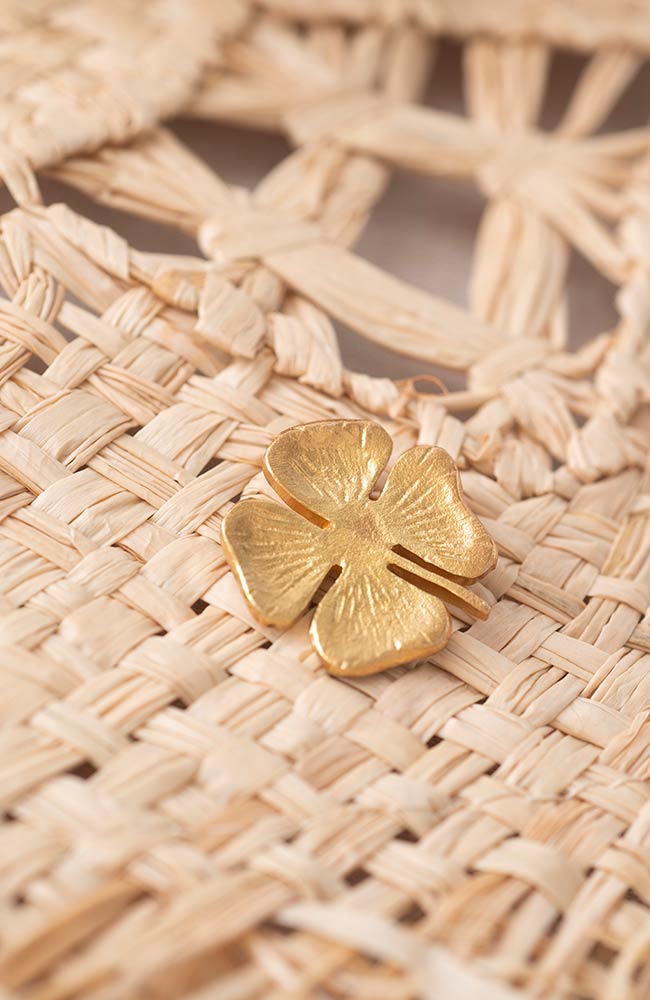 A Beautiful Story Clover brooch gold | Sophie Stone