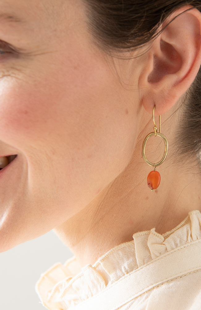 A Beautiful Story Graceful Carnelian Gold earrings | Sophie Stone