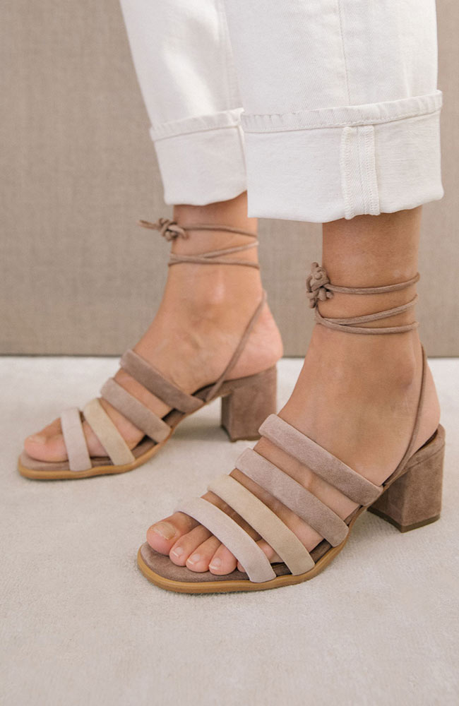 Alohas Letizia Shades of Beige velvet suede | Sophie Stone