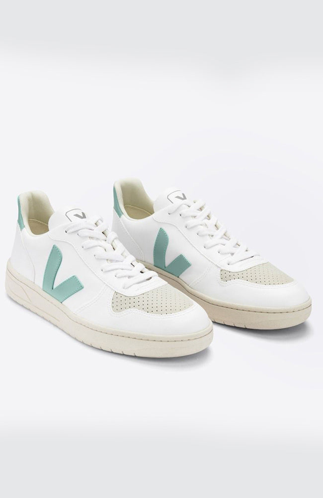 VEJA V-10 CWL white matcha made of durable synthetic leather | Sophie Stone