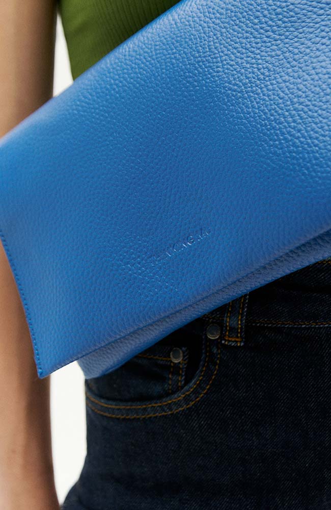 THINKING MU Nara bag blue from corn leather | Sophie Stone 