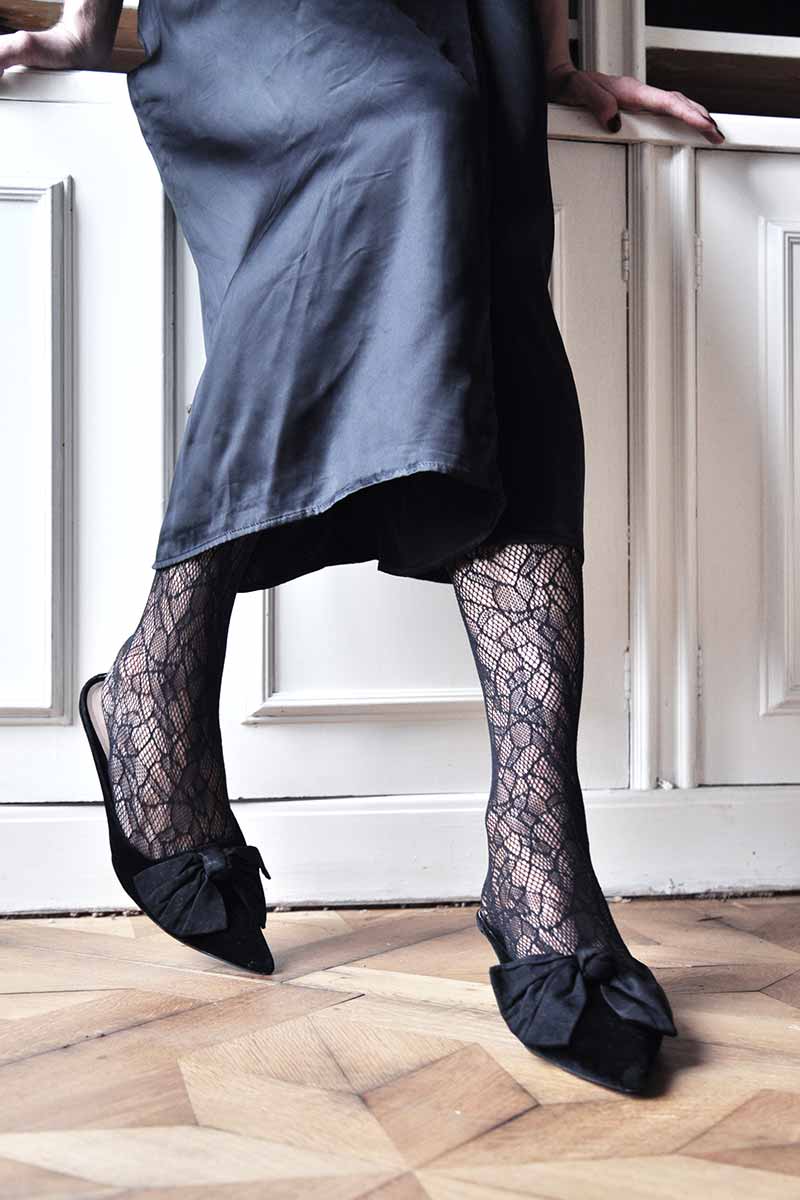 Swedish Stockings woman Edith Lace tights black from recycled yarn