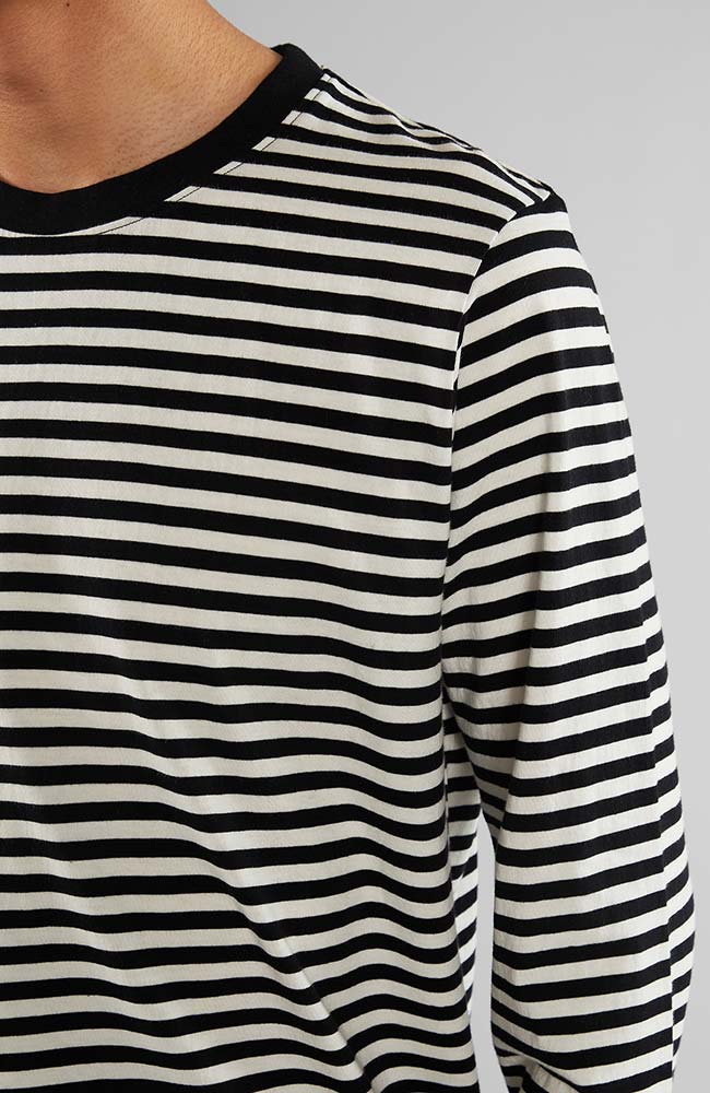 long sleeve striped shirt under t shirt