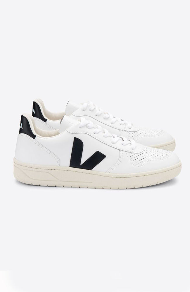 VEJA V-10 Leather white black from durable leather | Sophie Stone